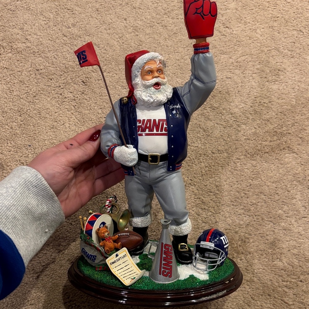 Danbury Mint Giants Santa